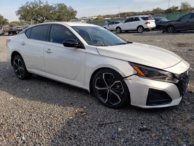 1N4BL4CV3PN412625 - 2023 NISSAN ALTIMA SR WHITE photo 4