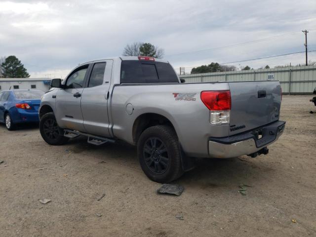 5TFRY5F15AX081650 - 2010 TOYOTA TUNDRA DOUBLE CAB SR5 SILVER photo 2