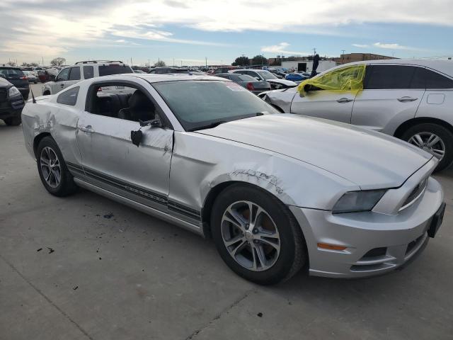 1ZVBP8AM2E5289782 - 2014 FORD MUSTANG SILVER photo 4