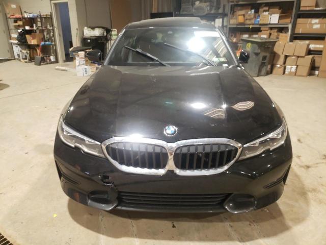 3MW5R7J55K8B03466 - 2019 BMW 330XI შავი ფოტო 5