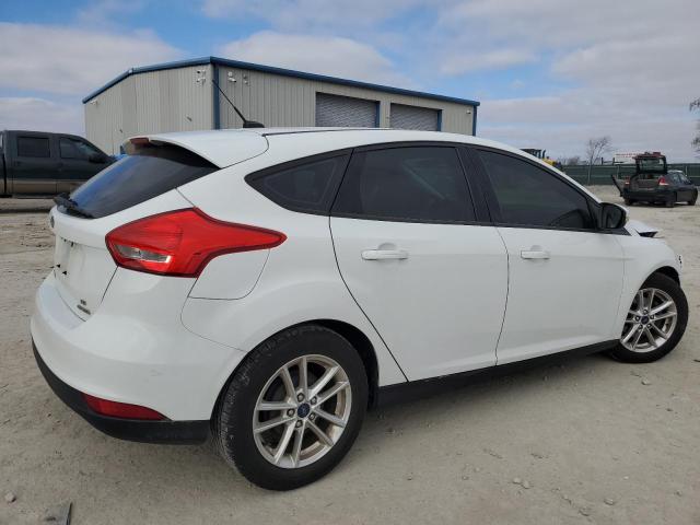 1FADP3K23FL375875 - 2015 FORD FOCUS SE WHITE photo 3