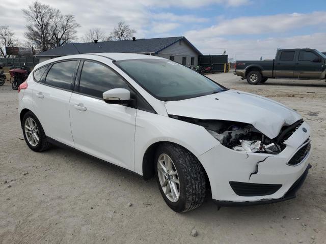 1FADP3K23FL375875 - 2015 FORD FOCUS SE WHITE photo 4