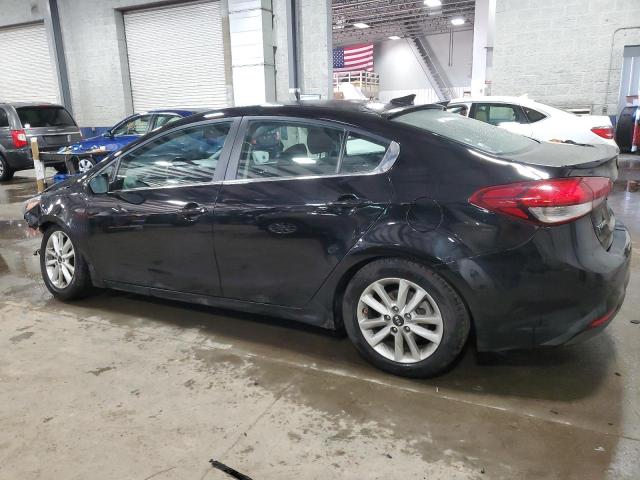 3KPFL4A73HE047059 - 2017 KIA FORTE LX BLACK photo 2