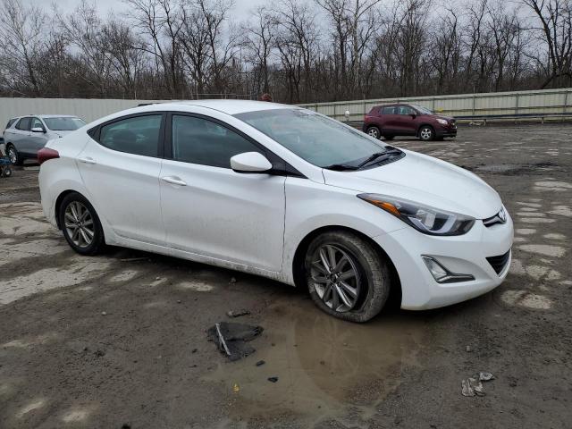 5NPDH4AE2GH653969 - 2016 HYUNDAI ELANTRA SE WHITE photo 4