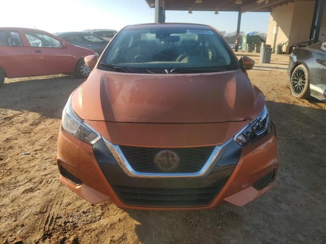 3N1CN8EV2ML892443 - 2021 NISSAN VERSA SV ORANGE photo 5