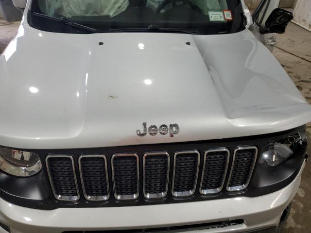 ZACNJDBBXMPM31127 - 2021 JEEP RENEGADE LATITUDE SILVER photo 12