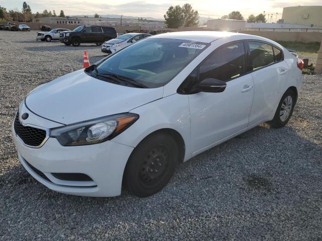 KNAFX4A62F5365532 - 2015 KIA FORTE LX WHITE photo 1