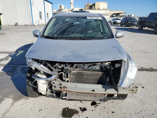 3N1CN7AP1GL849041 - 2016 NISSAN VERSA S SILVER photo 5