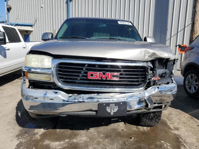 1GKEC13V22J321338 - 2002 GMC YUKON SILVER photo 5