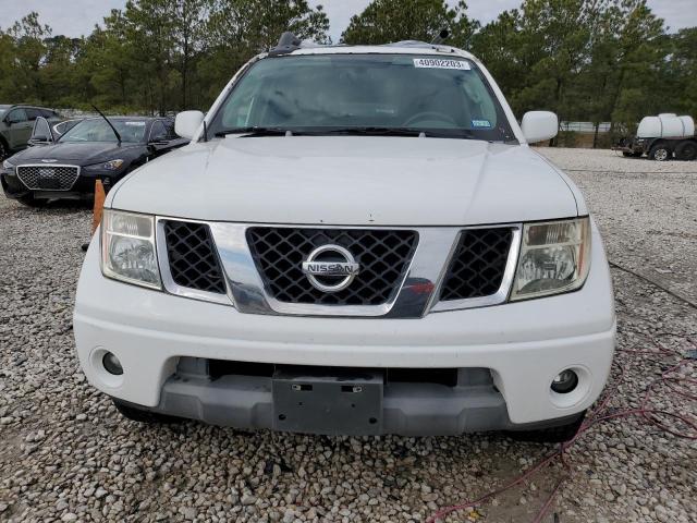 1N6AD07U46C473132 - 2006 NISSAN FRONTIER CREW CAB LE WHITE photo 5