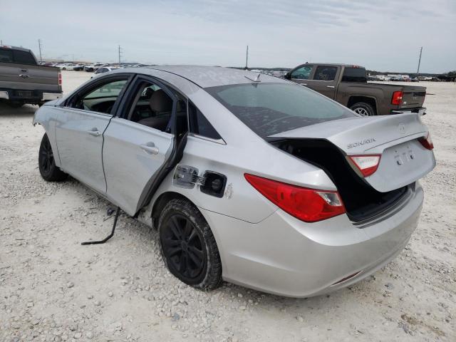 5NPEB4AC0DH671015 - 2013 HYUNDAI SONATA GLS SILVER photo 2