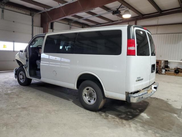 1GAWGEFP1J1332685 - 2018 CHEVROLET EXPRESS G2 LS WHITE photo 2