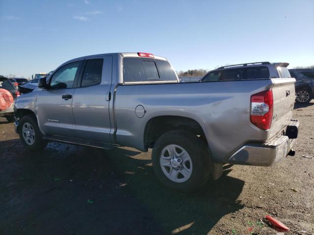 5TFUM5F15JX078270 - 2018 TOYOTA TUNDRA DOUBLE CAB SR/SR5 GRAY photo 2