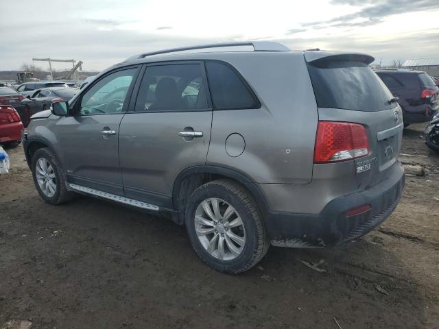 5XYKUCA19BG179903 - 2011 KIA SORENTO EX GRAY photo 2