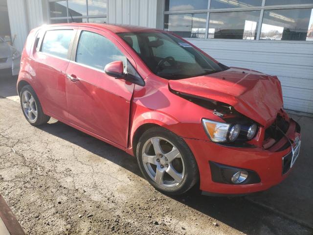 1G1JE6SB7F4138989 - 2015 CHEVROLET SONIC LTZ RED photo 4