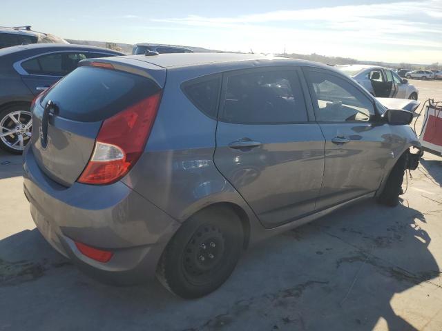 KMHCT5AE4HU336875 - 2017 HYUNDAI ACCENT SE GRAY photo 3