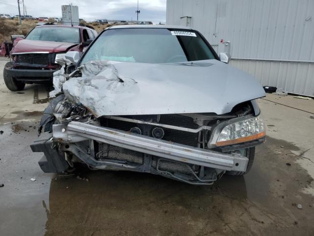 1HGCG6653YA026131 - 2000 HONDA ACCORD LX SILVER photo 5