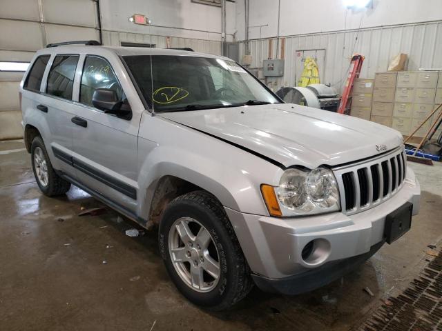 1J4GR48K06C121176 - 2006 JEEP GRAND CHER LAREDO GRAY photo 1