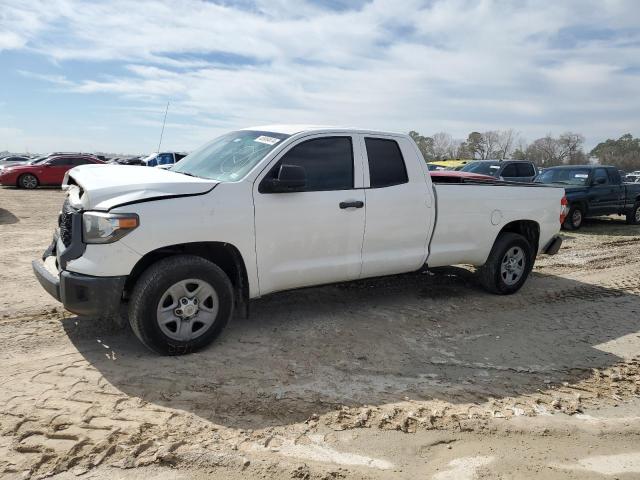 5TFTY5F11JX009902 - 2018 TOYOTA TUNDRA DOUBLE CAB SR/SR5 WHITE photo 1