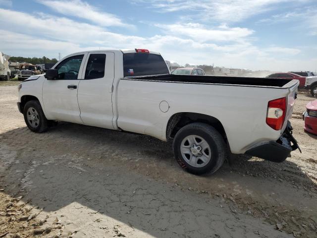 5TFTY5F11JX009902 - 2018 TOYOTA TUNDRA DOUBLE CAB SR/SR5 WHITE photo 2