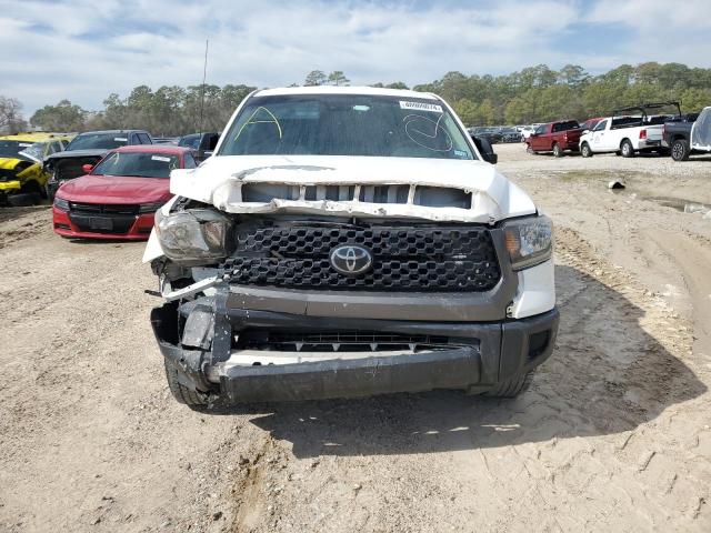 5TFTY5F11JX009902 - 2018 TOYOTA TUNDRA DOUBLE CAB SR/SR5 WHITE photo 5