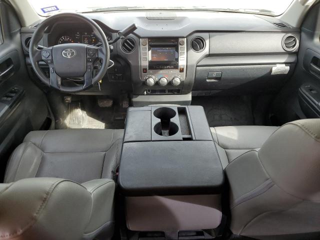 5TFTY5F11JX009902 - 2018 TOYOTA TUNDRA DOUBLE CAB SR/SR5 WHITE photo 8