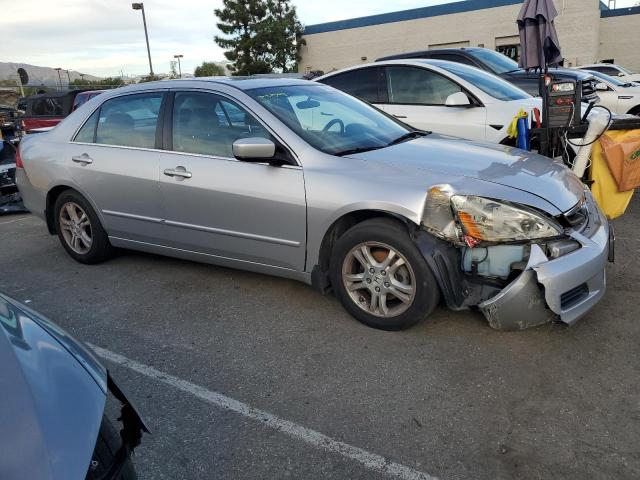 1HGCM56727A090812 - 2007 HONDA ACCORD EX SILVER photo 4