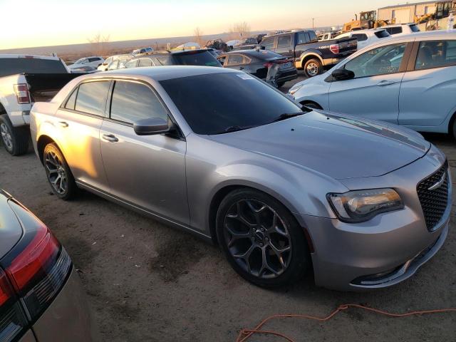 2C3CCABG1JH214615 - 2018 CHRYSLER 300 S SILVER photo 4