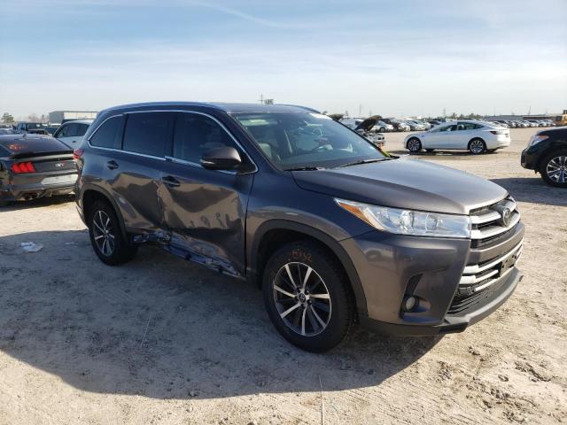 5TDKZRFH1HS211457 - 2017 TOYOTA HIGHLANDER SE GRAY photo 4