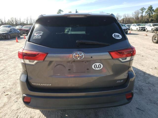 5TDKZRFH1HS211457 - 2017 TOYOTA HIGHLANDER SE GRAY photo 6