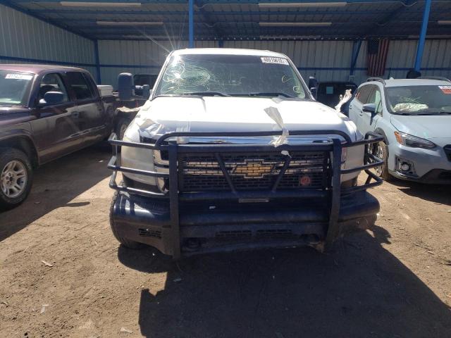 1GC1KXC84BF136463 - 2011 CHEVROLET K SER K2500 HEAVY DUTY LT WHITE photo 9