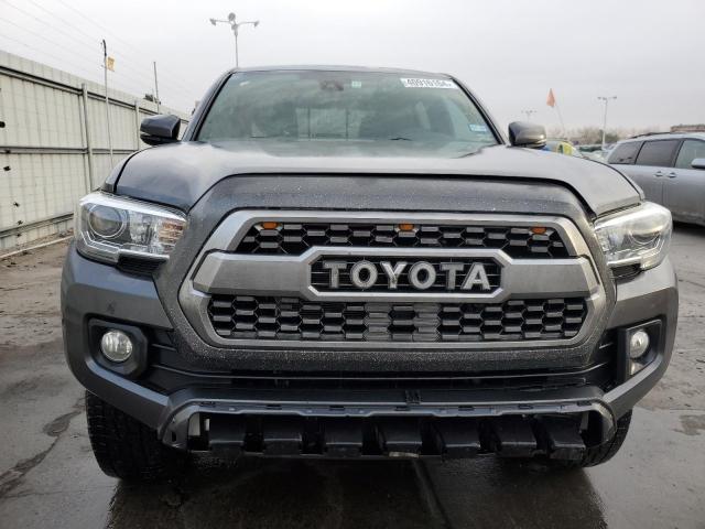 3TMAZ5CN0JM068344 - 2018 TOYOTA TACOMA DOUBLE CAB CHARCOAL photo 5