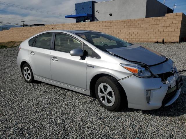 JTDKN3DUXF0444438 - 2015 TOYOTA PRIUS SILVER photo 4