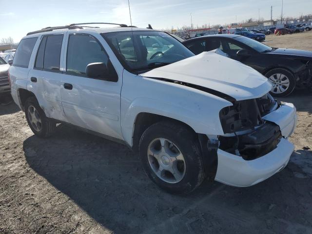 1GNDS13S472139679 - 2007 CHEVROLET TRAILBLAZE LS WHITE photo 4