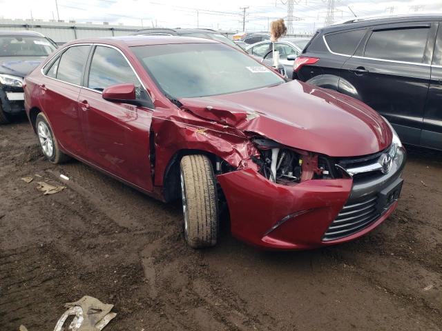 4T1BF1FK0HU796268 - 2017 TOYOTA CAMRY LE RED photo 4