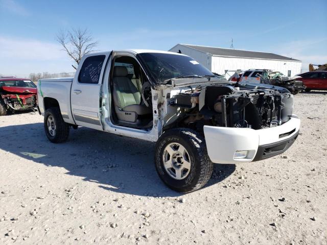 1GCPKTE32BF188808 - 2011 CHEVROLET SILVERADO K1500 LTZ WHITE photo 4