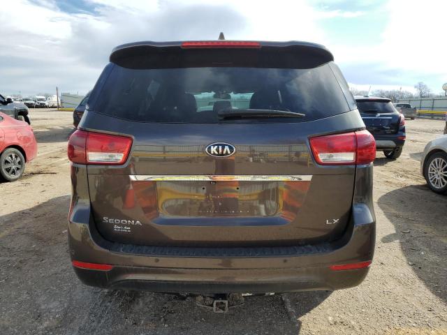 KNDMB5C16H6237128 - 2017 KIA SEDONA LX GRAY photo 6