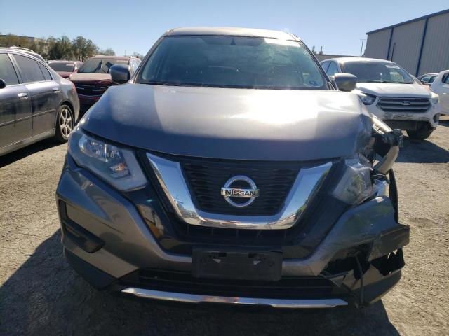 KNMAT2MTXHP506031 - 2017 NISSAN ROGUE S SILVER photo 5