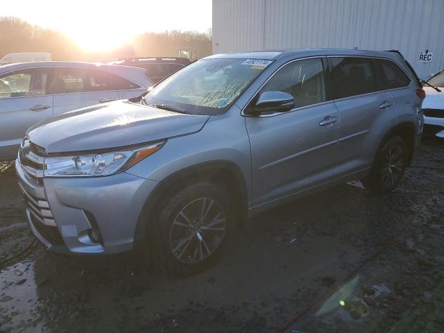 5TDBZRFH7JS884422 - 2018 TOYOTA HIGHLANDER LE SILVER photo 1