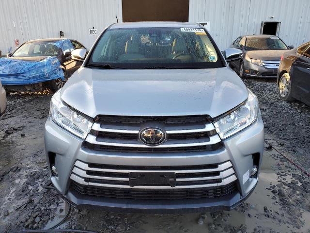 5TDBZRFH7JS884422 - 2018 TOYOTA HIGHLANDER LE SILVER photo 5