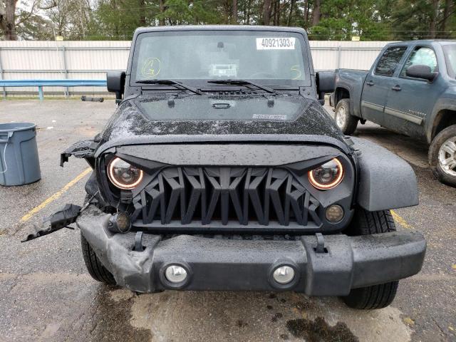 1C4BJWDG5JL833809 - 2018 JEEP WRANGLER U SPORT BLACK photo 5