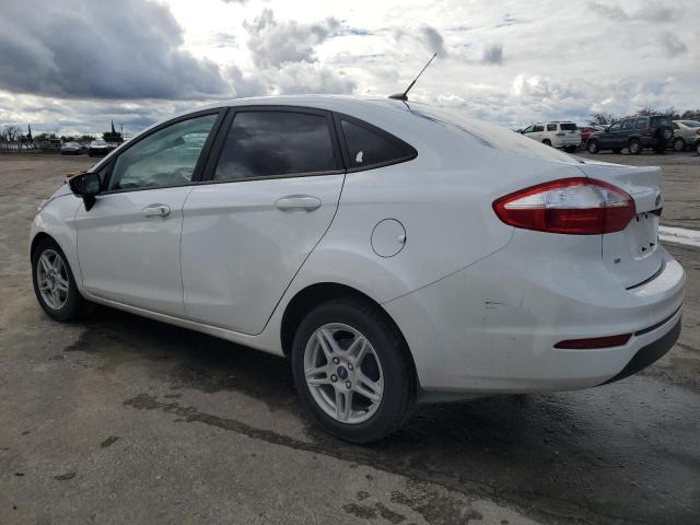 3FADP4BJ1KM156225 - 2019 FORD FIESTA SE WHITE photo 2