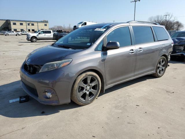 2017 TOYOTA SIENNA SE, 