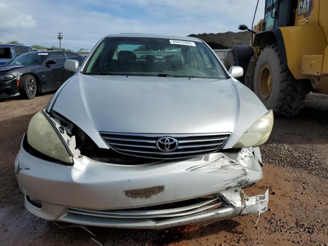 4T1BF30K65U605260 - 2005 TOYOTA CAMRY LE SILVER photo 5