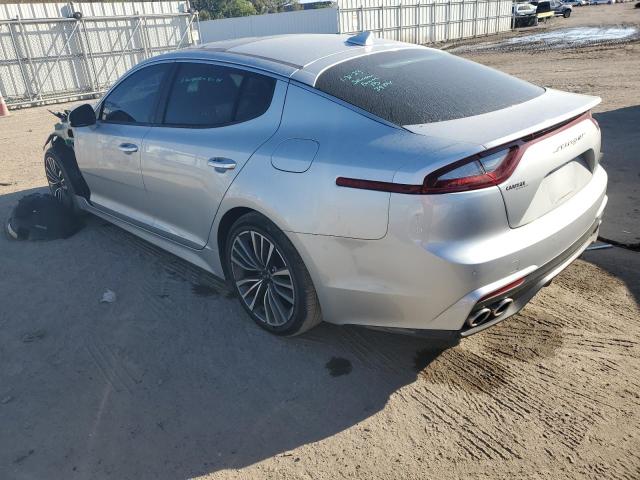 KNAE25LA2J6017590 - 2018 KIA STINGER PREMIUM SILVER photo 2