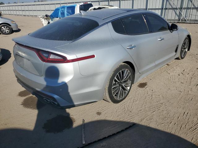 KNAE25LA2J6017590 - 2018 KIA STINGER PREMIUM SILVER photo 3