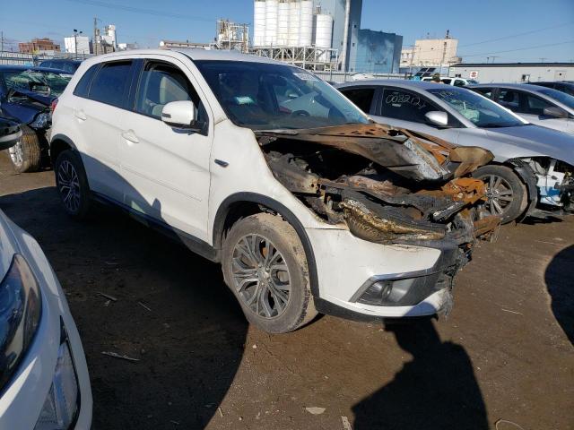 JA4AR3AW6HZ024352 - 2017 MITSUBISHI OUTLANDER ES WHITE photo 4