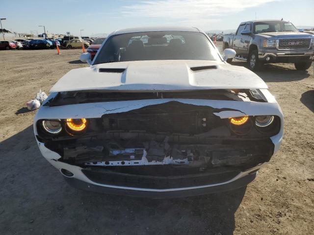 2C3CDZAG0JH297094 - 2018 DODGE CHALLENGER SXT WHITE photo 5