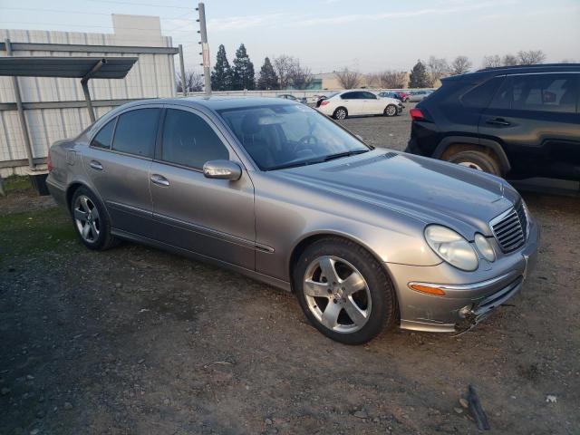 WDBUF65J83A345892 - 2003 MERCEDES-BENZ E 320 SILVER photo 4