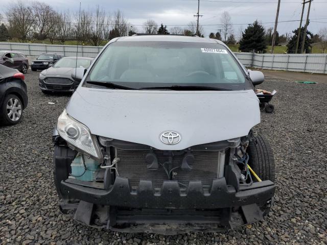 5TDKK3DC6ES473253 - 2014 TOYOTA SIENNA LE GRAY photo 5